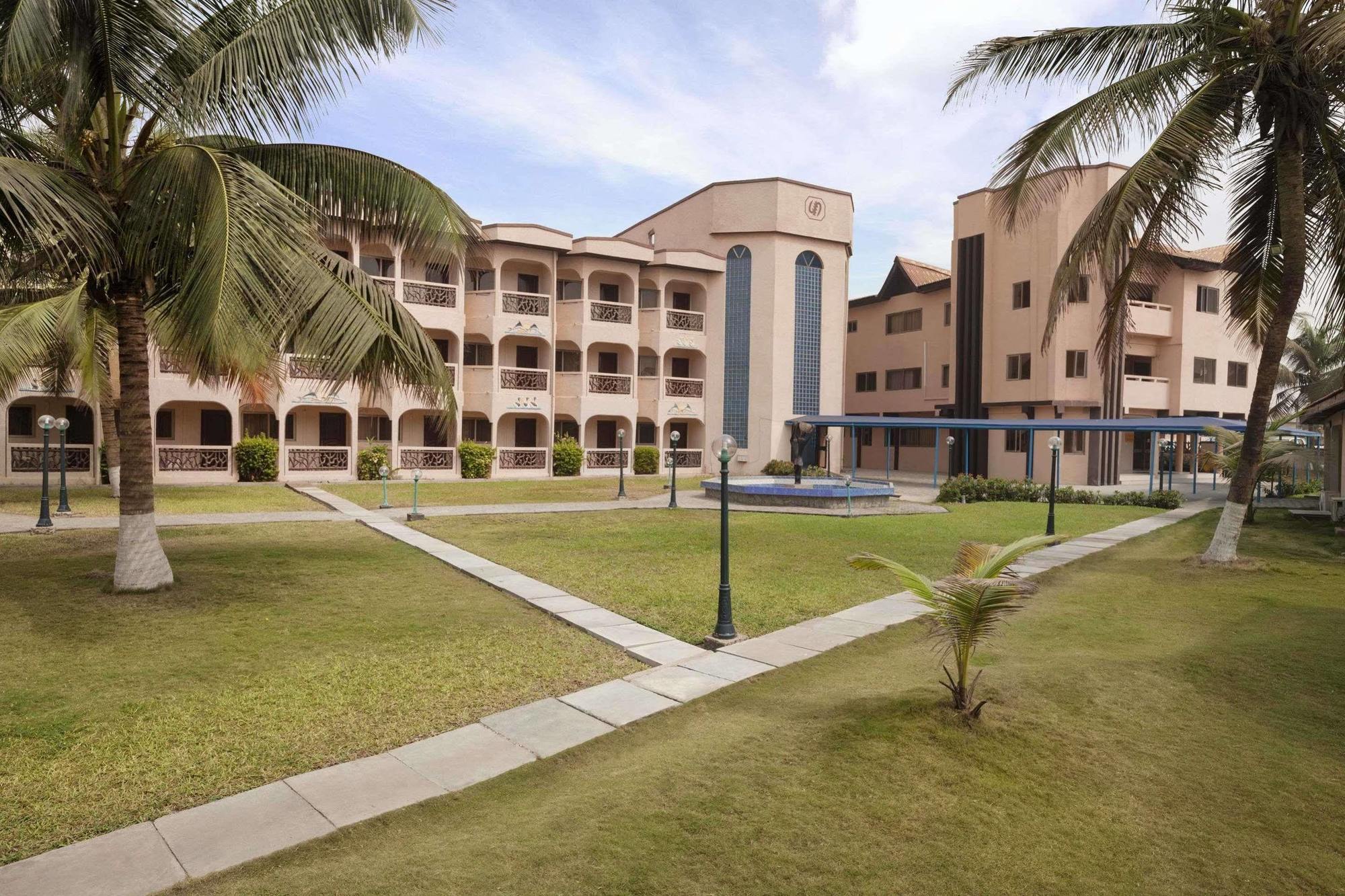 Ramada Resort Accra Exterior photo